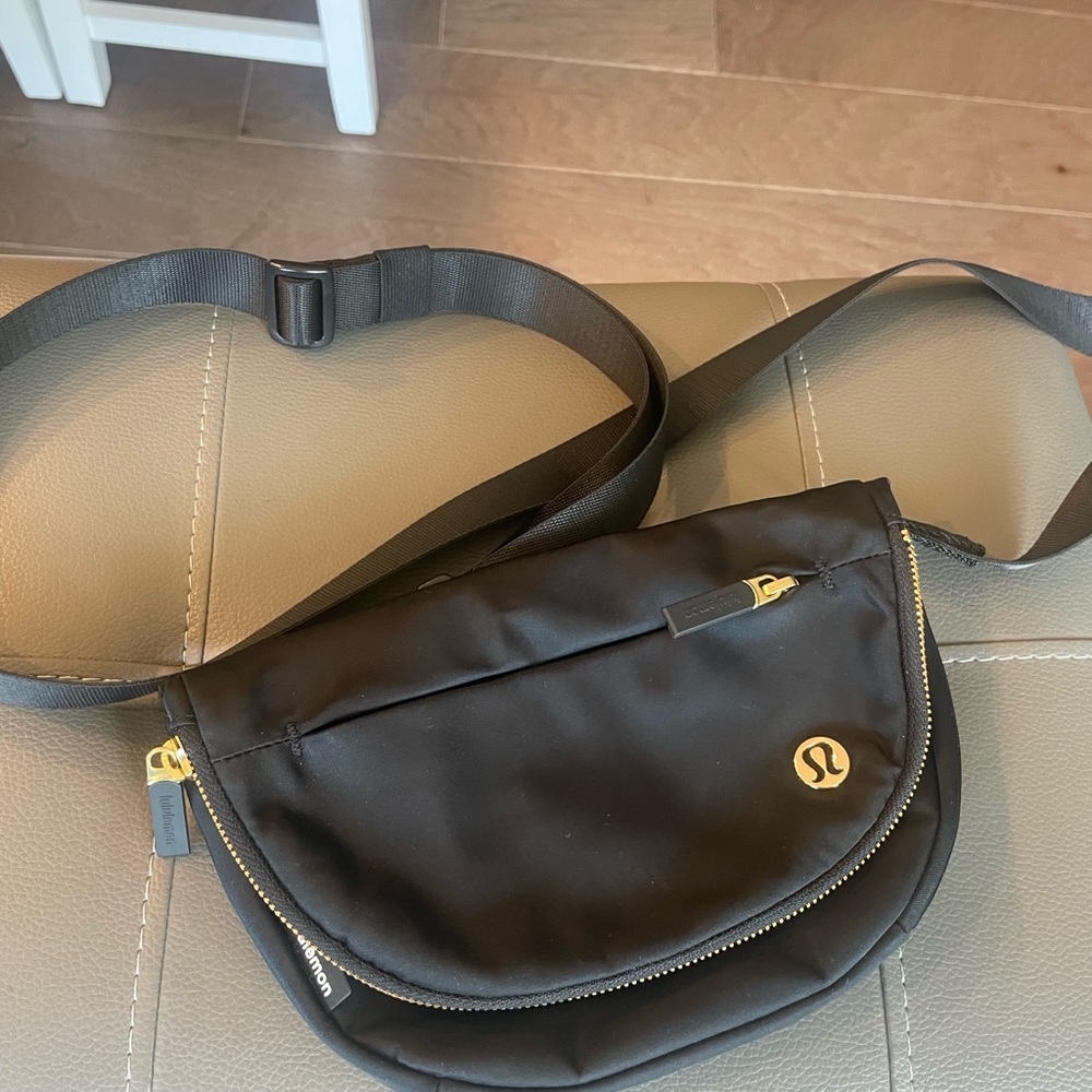 Lululemon All Night Festival Bag 2L